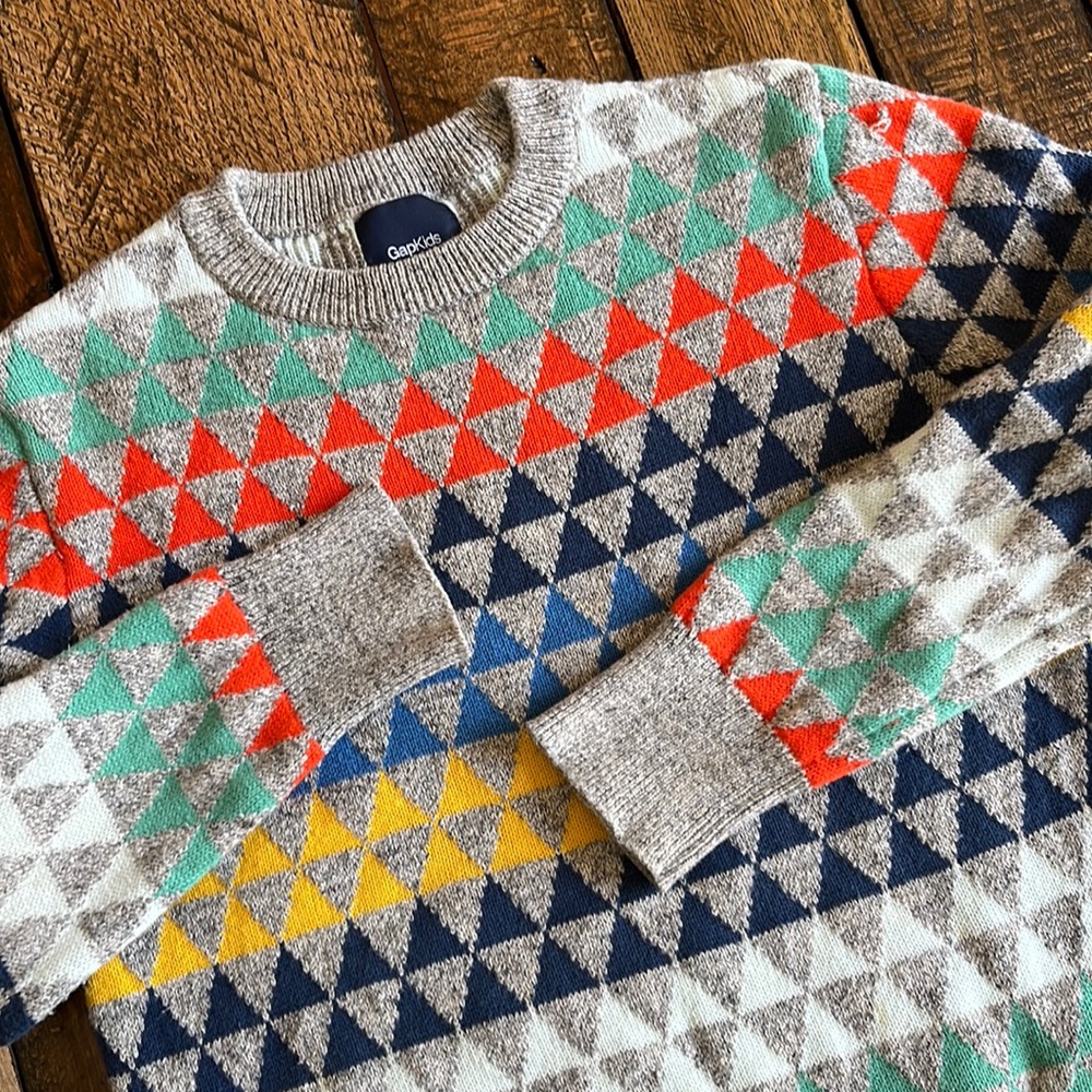 Colorful GAP sweater! For boy or girl
